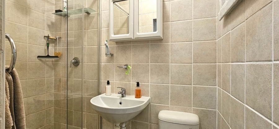 2 Bedroom Property for Sale in De Kelders Western Cape